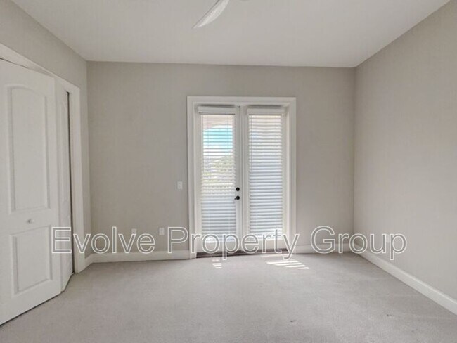 Building Photo - 15 Sandpiper Ln