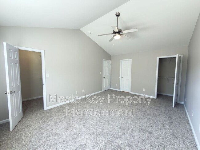 Building Photo - 2916 Hayward Ct