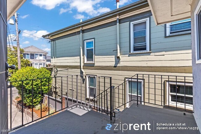 Building Photo - 3 br, 1 bath House - 669 33rd Street, Oakl...