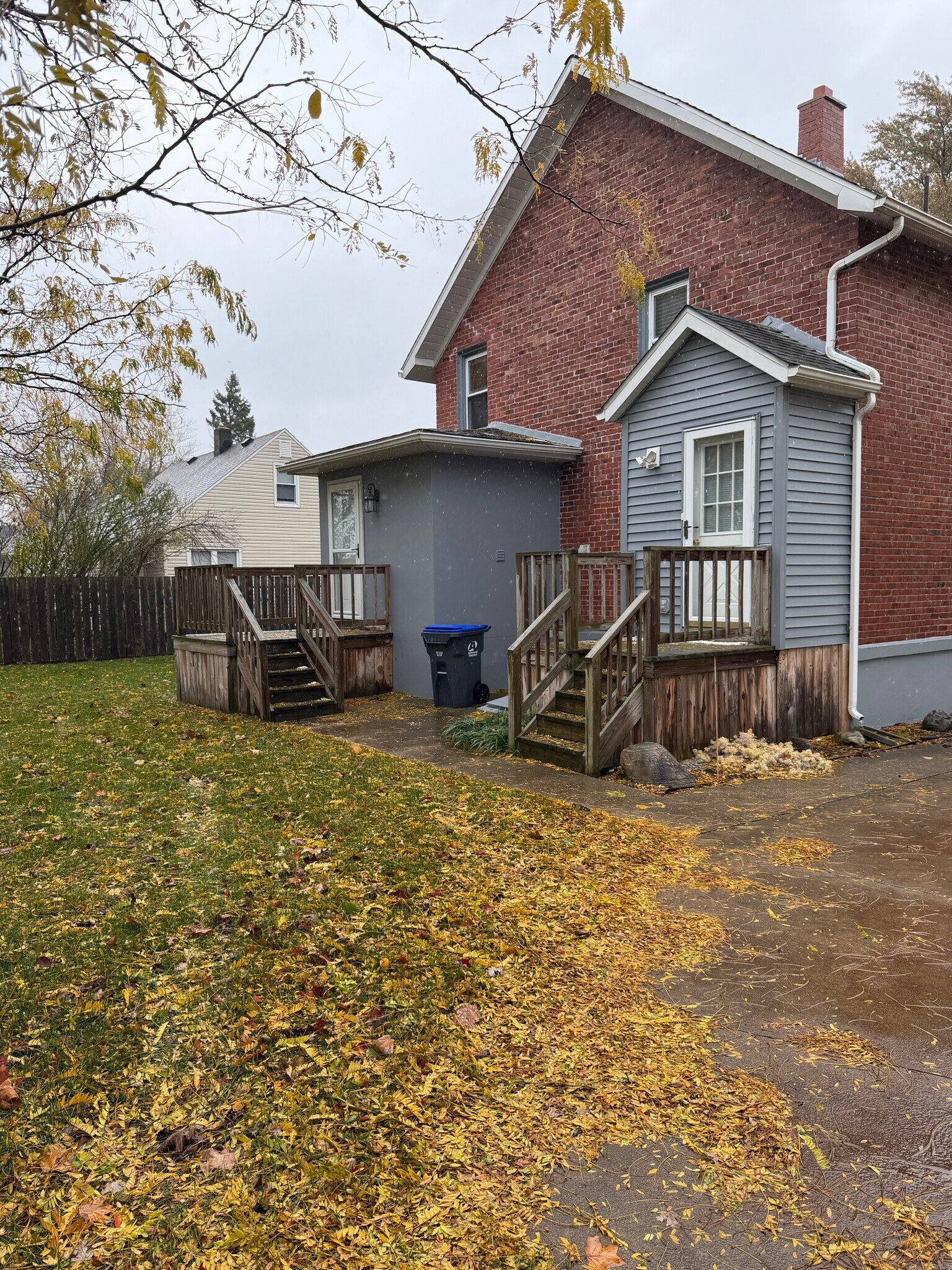 Building Photo - 3062 Laird Ave