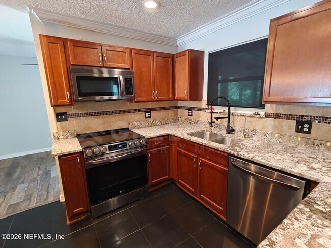 Building Photo - 1549 Sonoma Ct