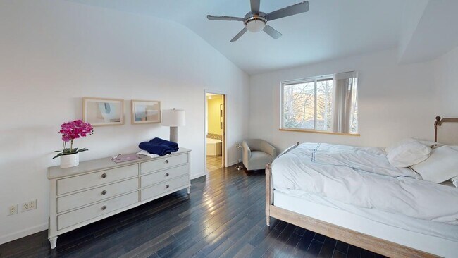 Building Photo - 11 Russell Trail