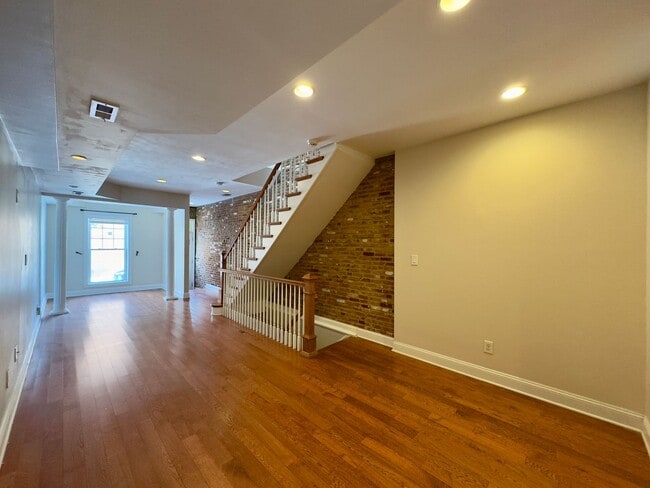 Building Photo - Charming 2 Bedroom/3.5 Bathroom Townhome in Canton, MD!
