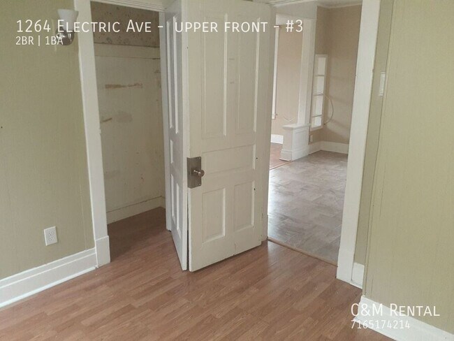 Building Photo - Nice 2 Bedroom - Upper Apartment