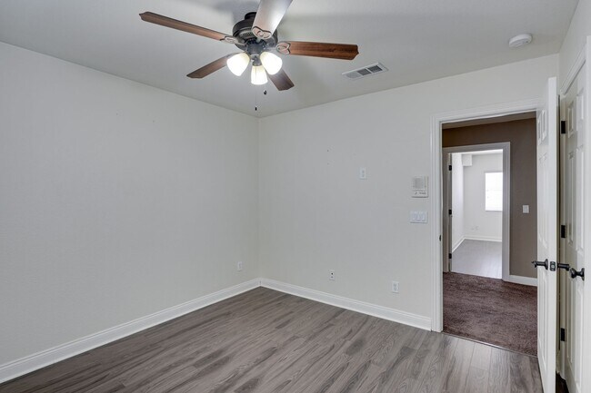 Building Photo - 4-Bedroom Home with Heated Pool & Spa