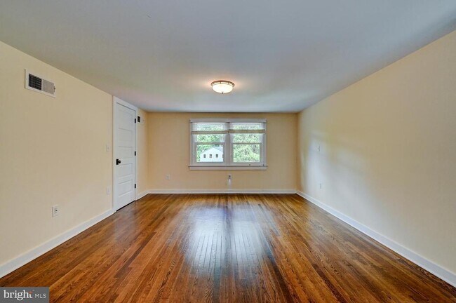 Building Photo - 353 Cherry Hill Rd