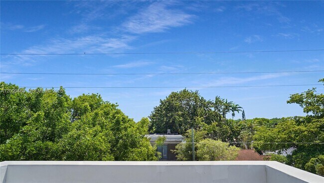 Building Photo - 1371 SW 22nd Terrace