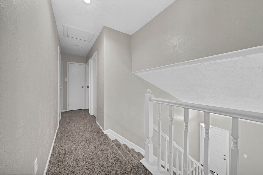 Upstairs - 1211 Sand Stone Dr