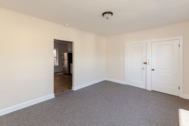 Building Photo - 4204 N Kimball Ave