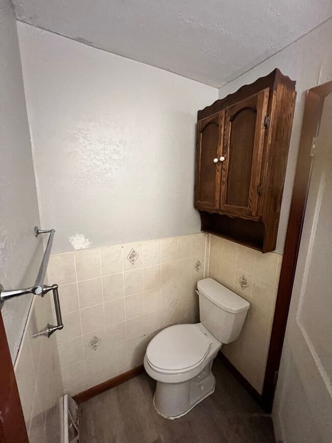 Building Photo - 3 Bedroom House!!!!