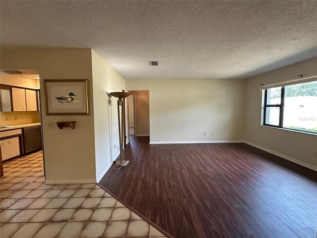 Building Photo - 706 Desota Ave