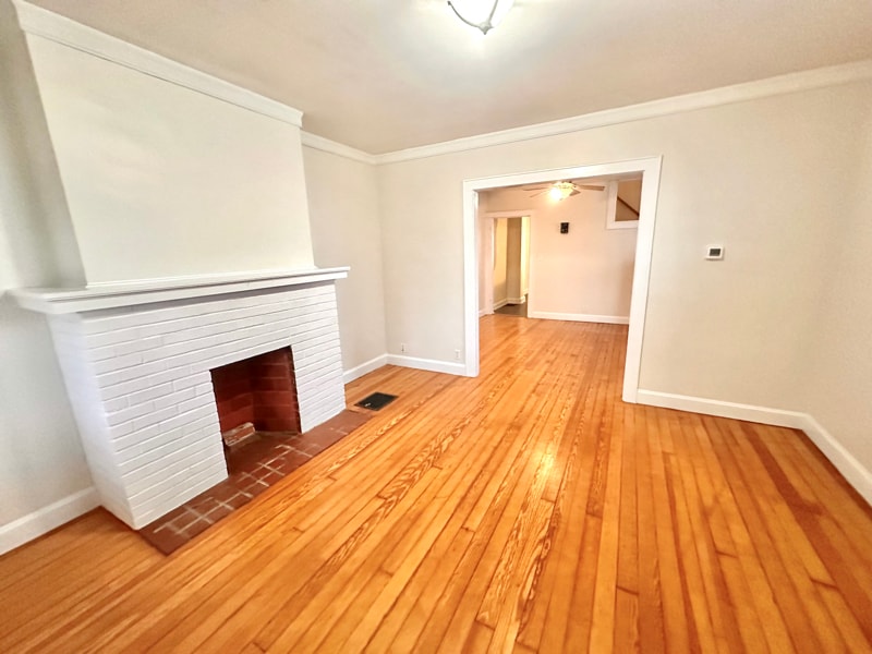 Building Photo - 4222 Broadway