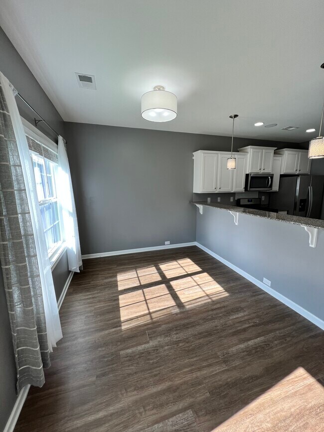 Building Photo - 117 Wheaton Ct