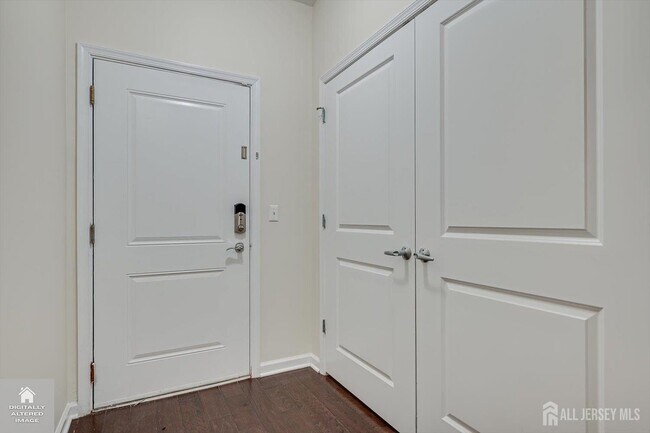 Building Photo - 712 Strassle Wy