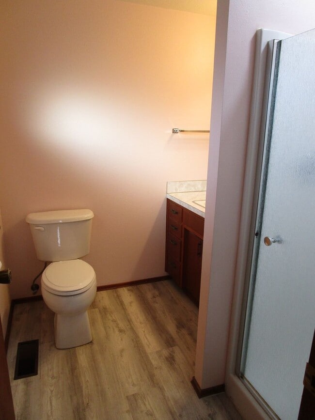 Building Photo - 901 N Fruitdale Rd