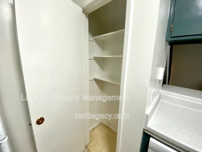 Building Photo - 9094 Piñata Way