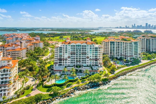 Building Photo - 7154 Fisher Island Dr