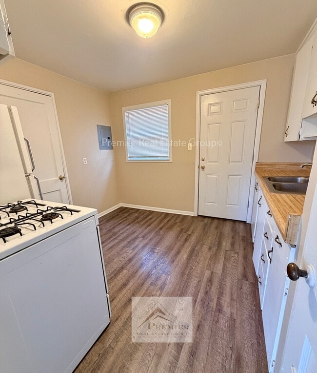 Building Photo - 426 Glen View Ct