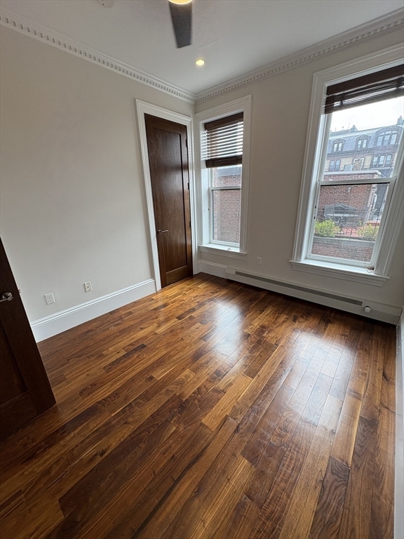 Building Photo - 483 Beacon St