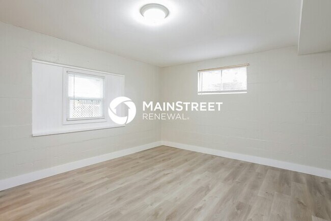 Building Photo - 3 Bedroom Pet-Friendly Home in INDEPENDENC...