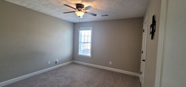 Building Photo - Beautiful Two-Story Home located in Asheford- Close to Fort Bragg & Minutes from Shopping/Restaur...