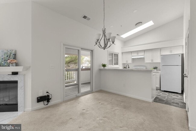 Building Photo - 14225 Jib St