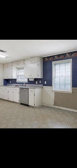 Building Photo - 1522 Monaco Dr