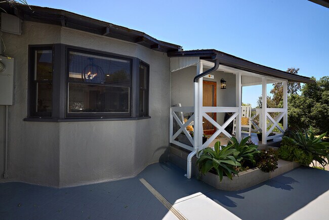 Building Photo - 2136 Foothill Dr