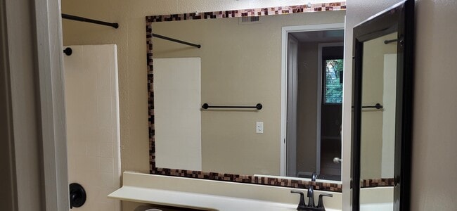 Building Photo - 3927 Nobel Dr