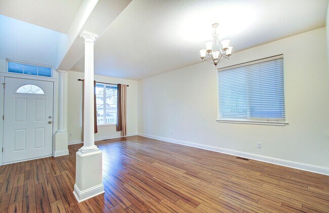 Building Photo - East Vancouver- Beautiful 5 bedroom