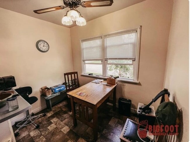 Building Photo - Hauser/Park Duplex