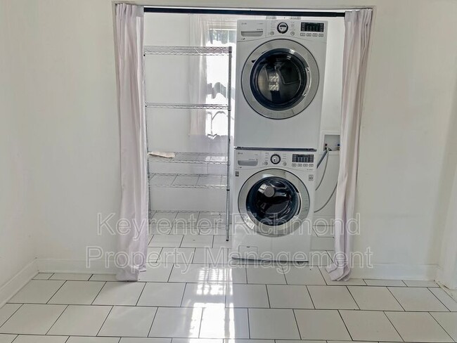 Building Photo - 2901 Maplewood Rd