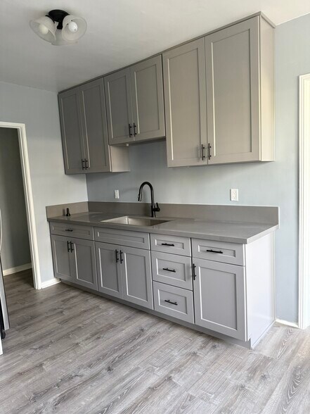 Building Photo - 11456 Albers St