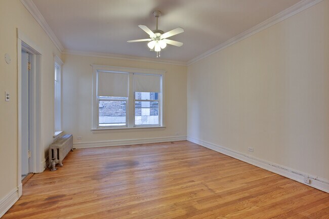 Building Photo - 5121 S Kenwood Ave