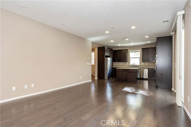 Building Photo - 148 Compass