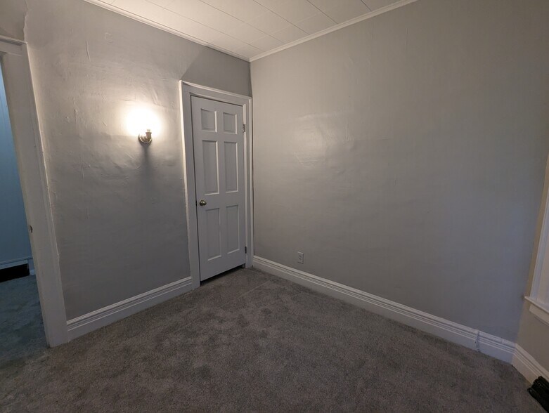 Building Photo - 576 Potomac Ave