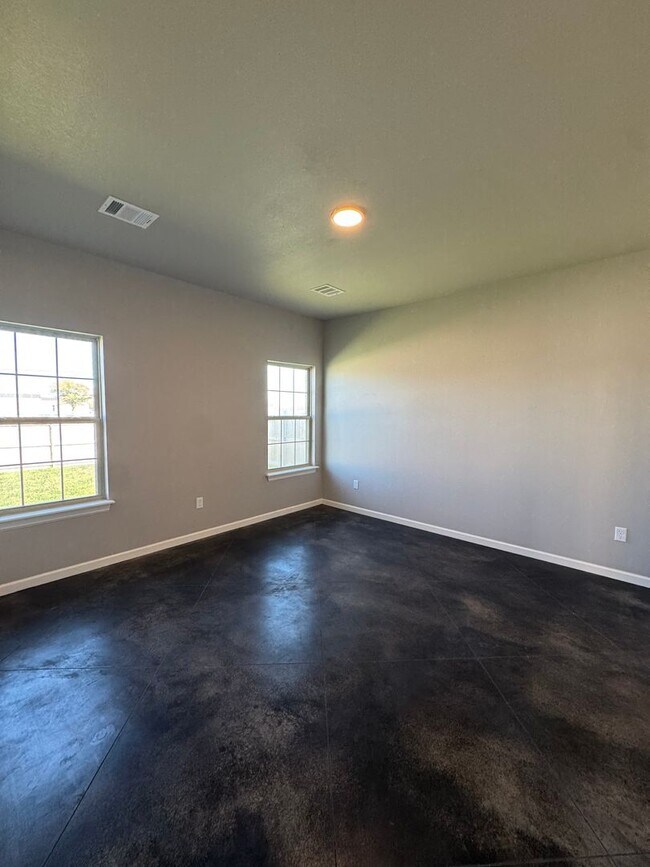 Building Photo - Located in Beacon Pointe!!!4bedrooms 2bathrooms 2 car garage NEWer Build 2025