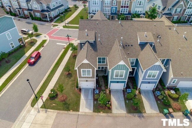 Building Photo - 563 Balsam Fir Dr