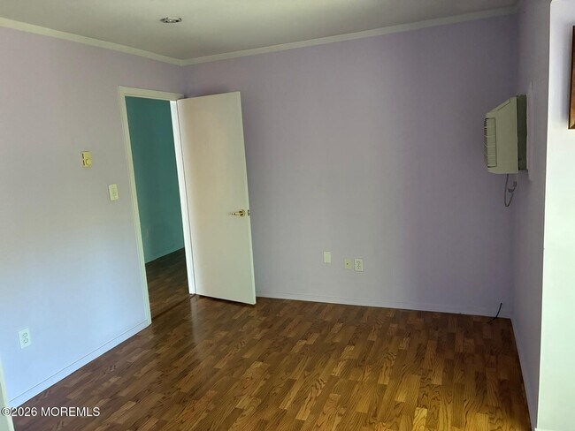 Building Photo - 131 Amberly Dr