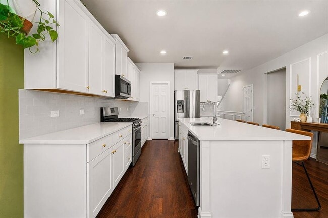 Building Photo - 5809 Lehman Way