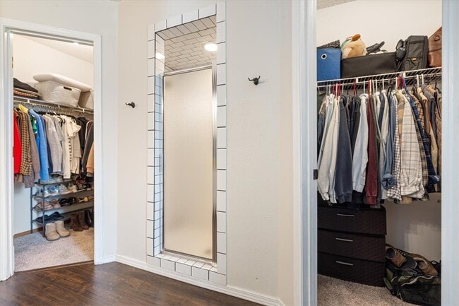 Building Photo - 9 Jordan Ln