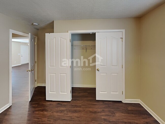 Building Photo - 3414 Leslie Ln