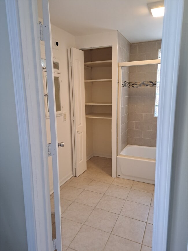 Building Photo - 4847 W Berenice Ave