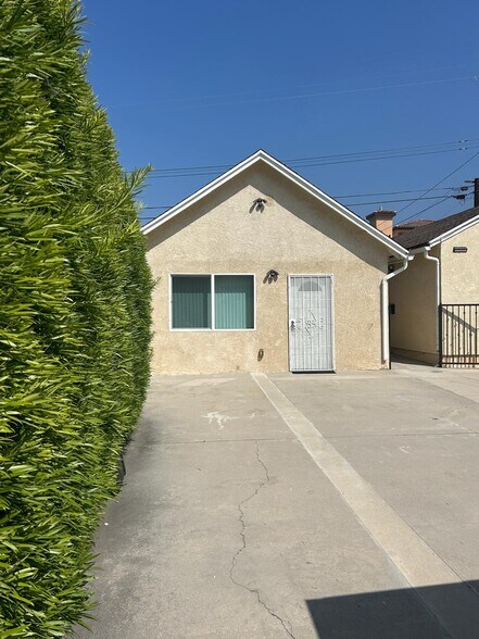 Building Photo - 839 E Santa Anita Ave