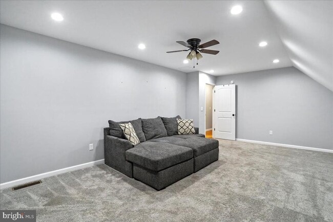 Building Photo - 115 Beauregard Dr