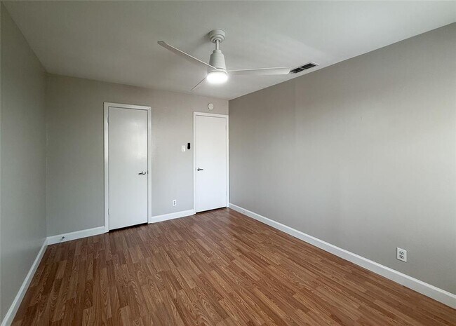 Building Photo - 8401 Loralinda Dr