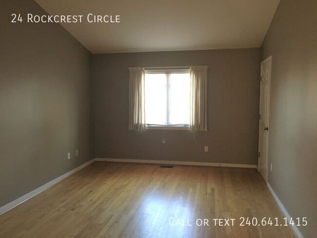 Building Photo - 24 Rockcrest Cir