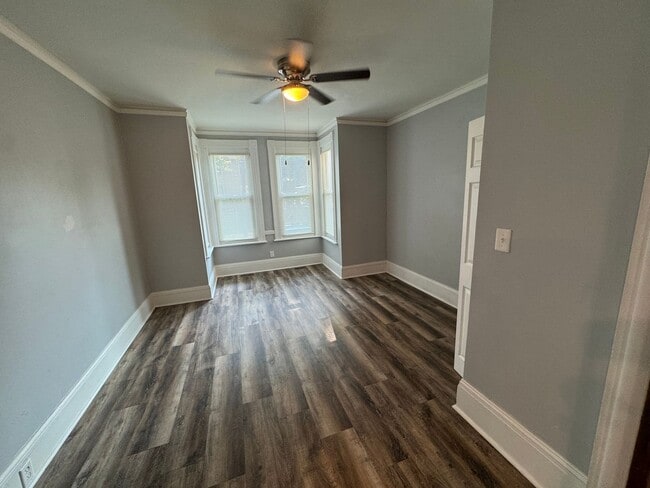 Building Photo - Spacious 2BR Duplex with Laundry Hookups + Big Yard