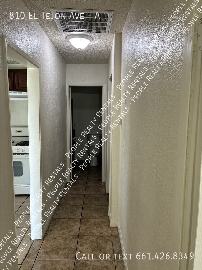 Building Photo - 810 El Tejon Ave