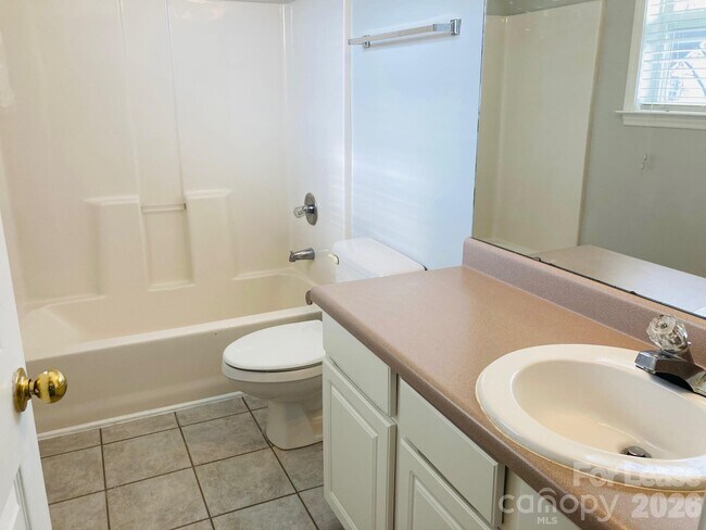 Building Photo - 8004 Strandhill Rd